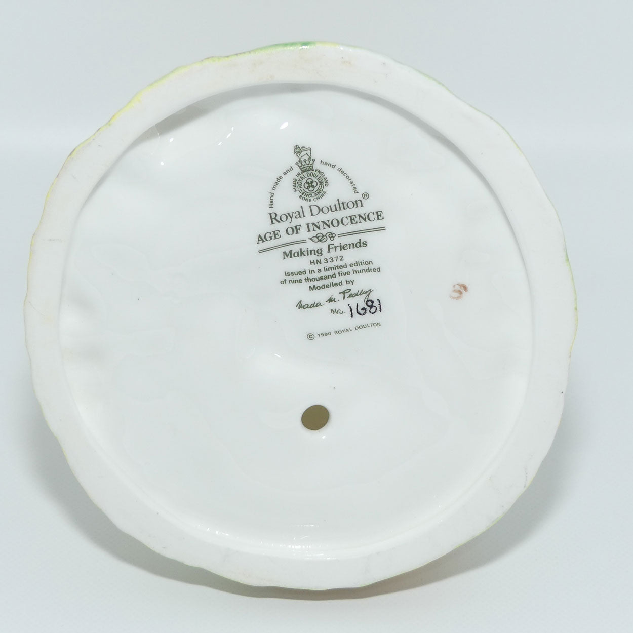 HN3372 Royal Doulton figurine Making Friends | Age of Innocence