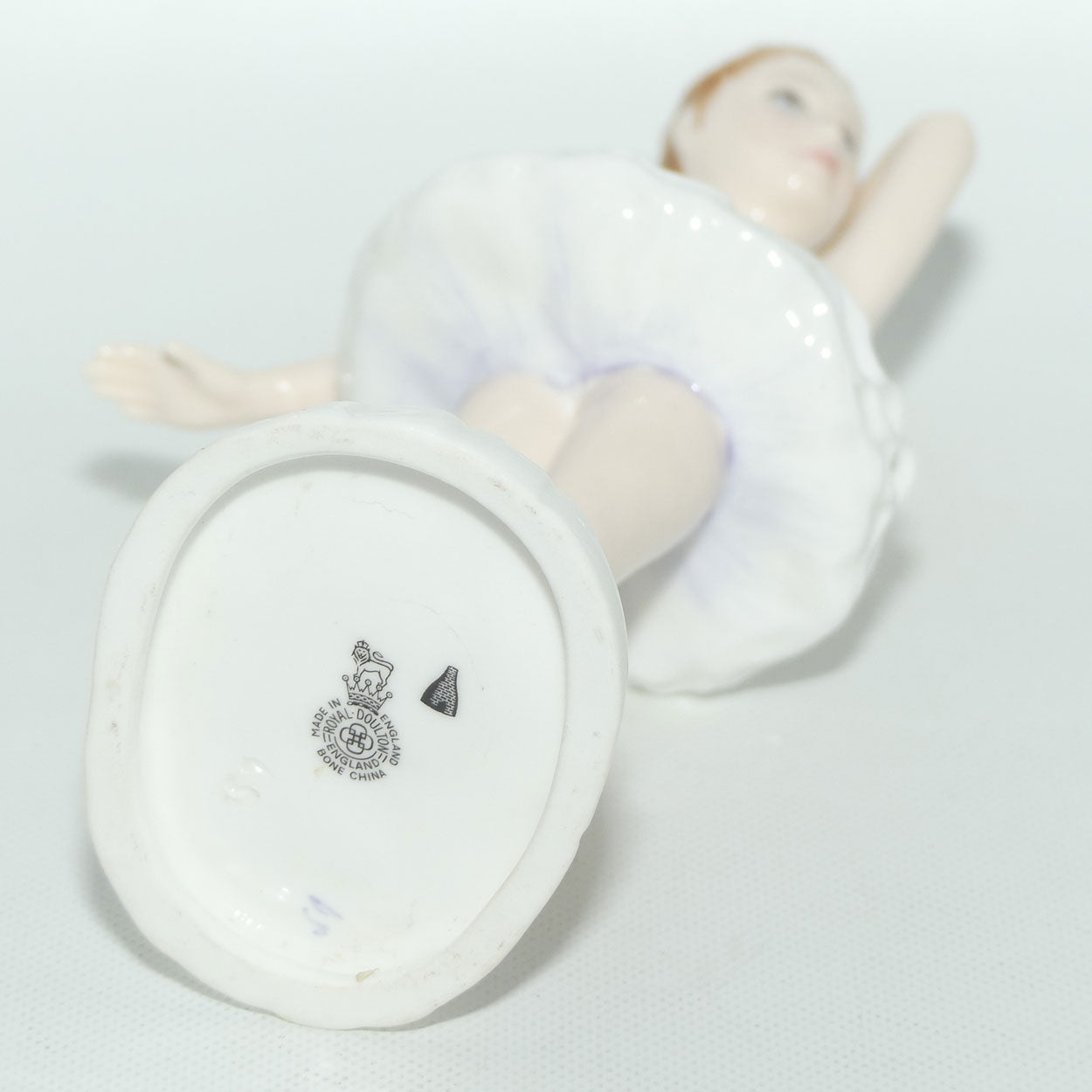 HN3395 Royal Doulton figure Little Ballerina | Mauve | unrecorded