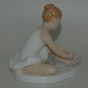 hn3434-royal-doulton-figure-ballet-shoes