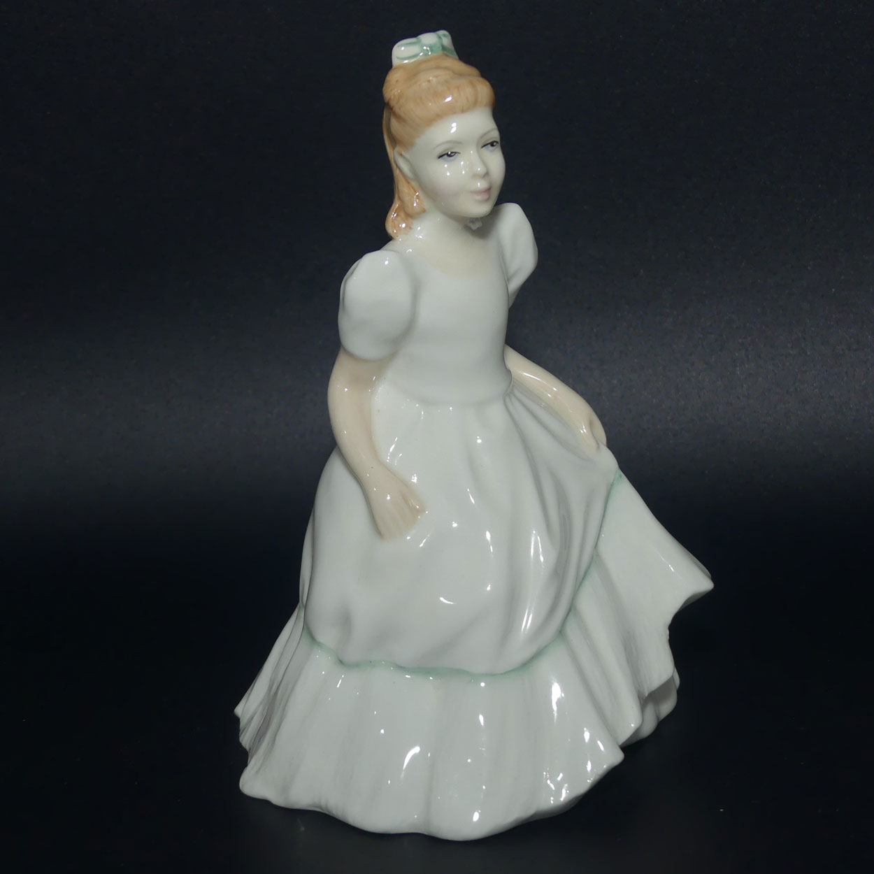 HN3461 Royal Doulton figure Kerry | New Colourway