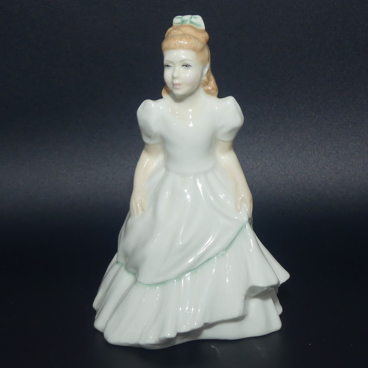 HN3461 Royal Doulton figure Kerry | New Colourway