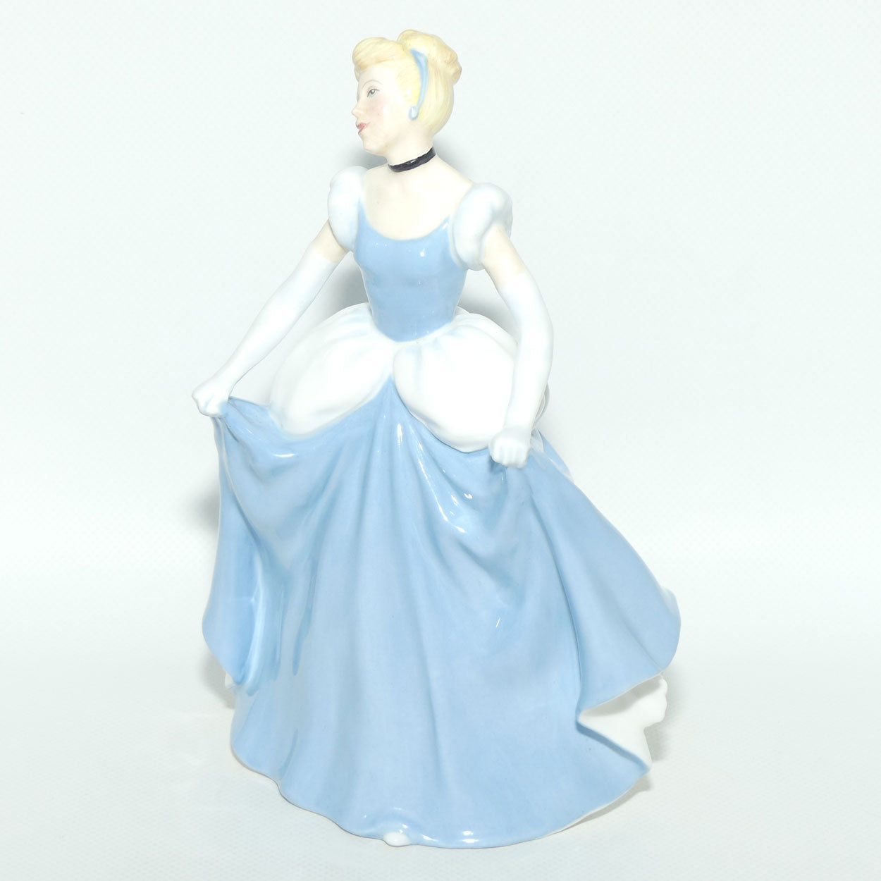 HN3677 Royal Doulton Disney Princesses figure Cinderella | LE 117/2000