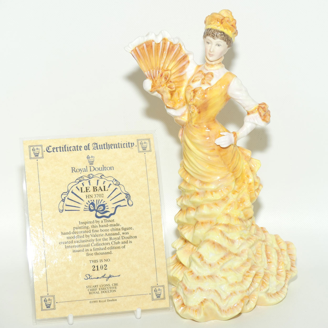 HN3702 Royal Doulton figure Le Bal | #2102 + Certificate