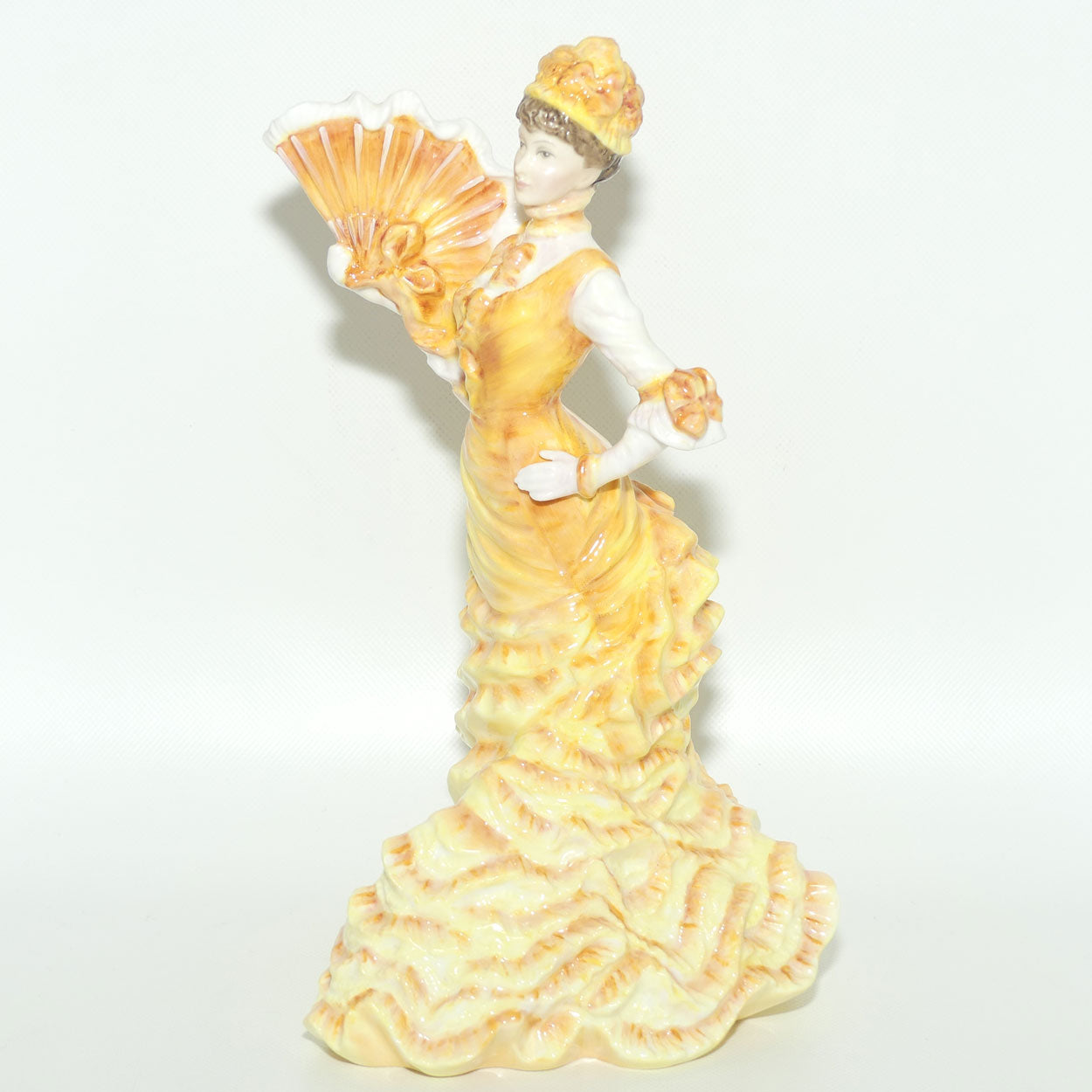 HN3702 Royal Doulton figure Le Bal | #2102 + Certificate