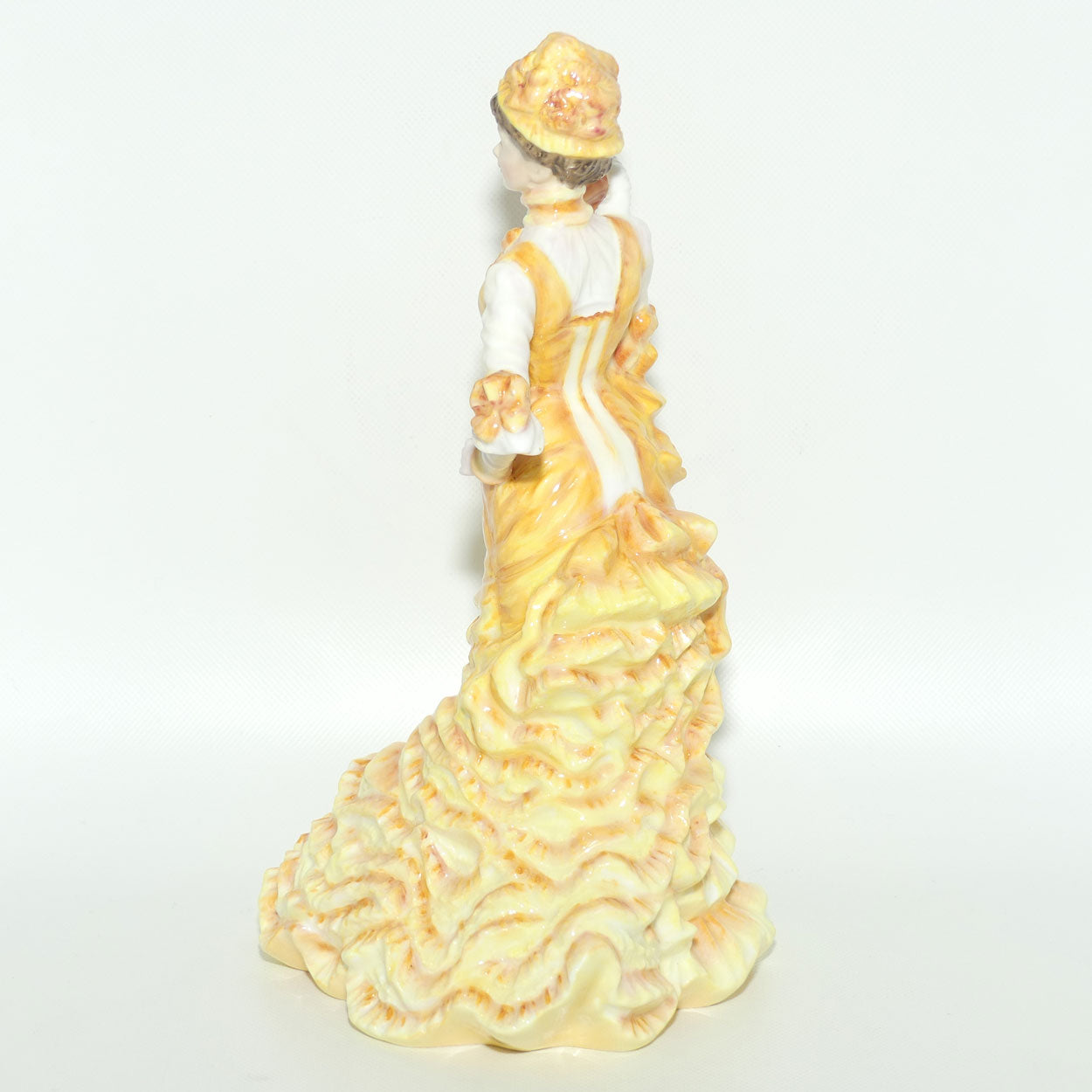 HN3702 Royal Doulton figure Le Bal | #2102 + Certificate