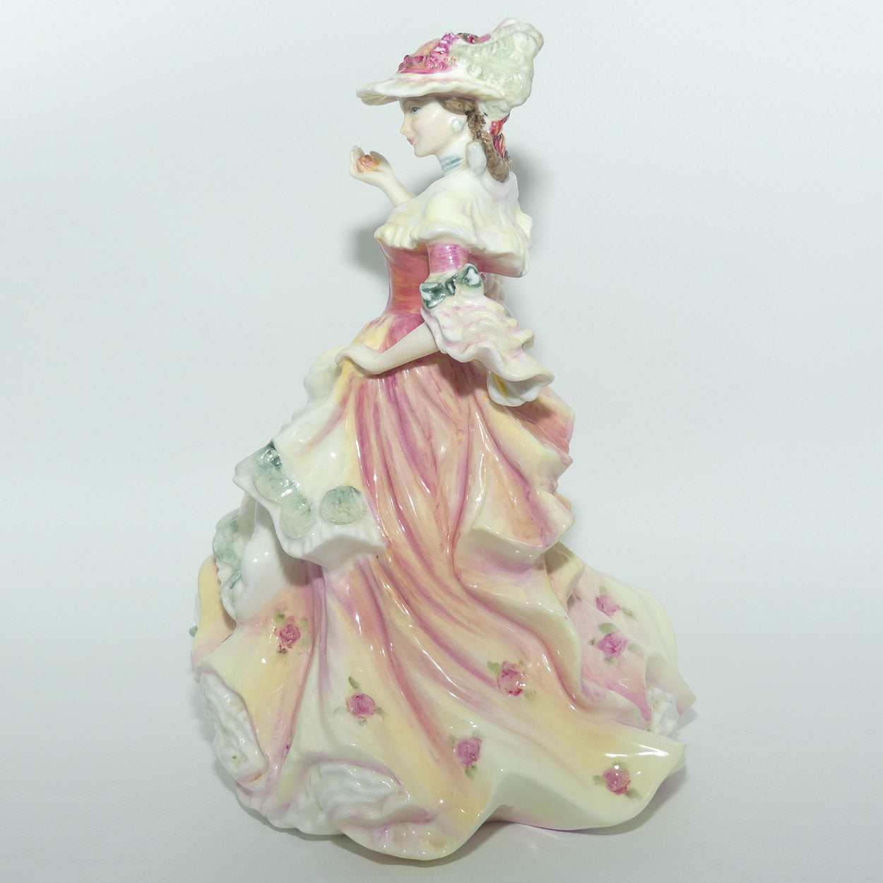 HN3709 Royal Doulton figurine Rose | Flowers of Love 