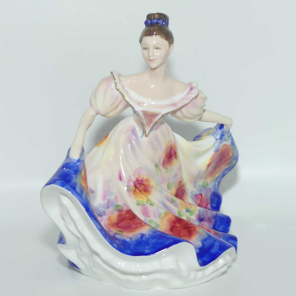 HN3740 Royal Doulton figure Lynne | Special Colourway for 1995