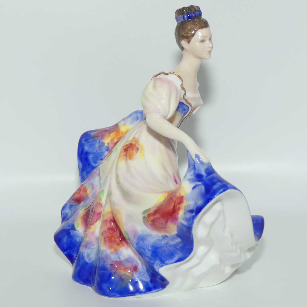 HN3740 Royal Doulton figure Lynne | Special Colourway for 1995
