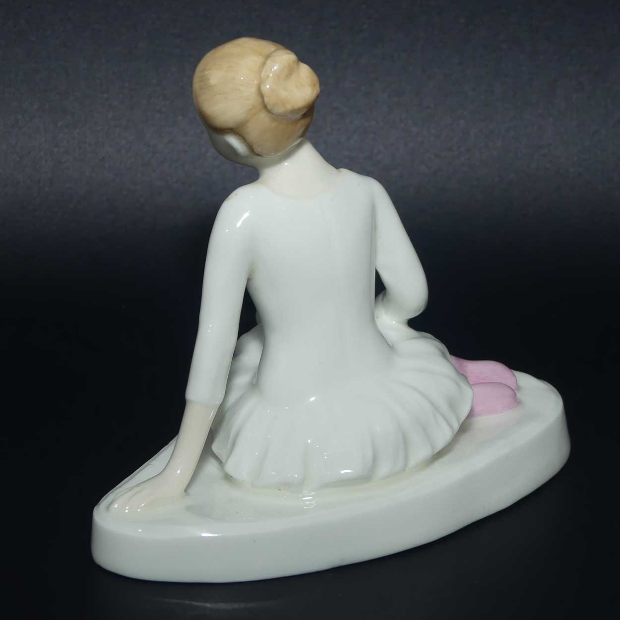 HN3950 Royal Doulton figure Star Performer