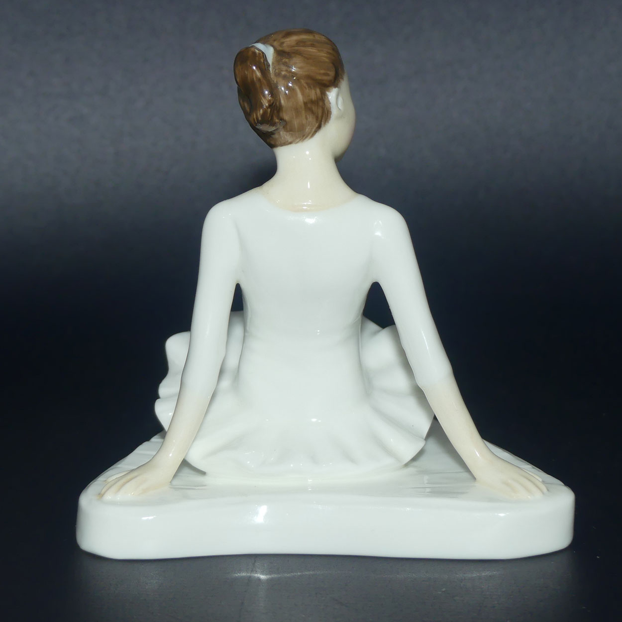 HN3951 Royal Doulton figure Stage Struck | Blue