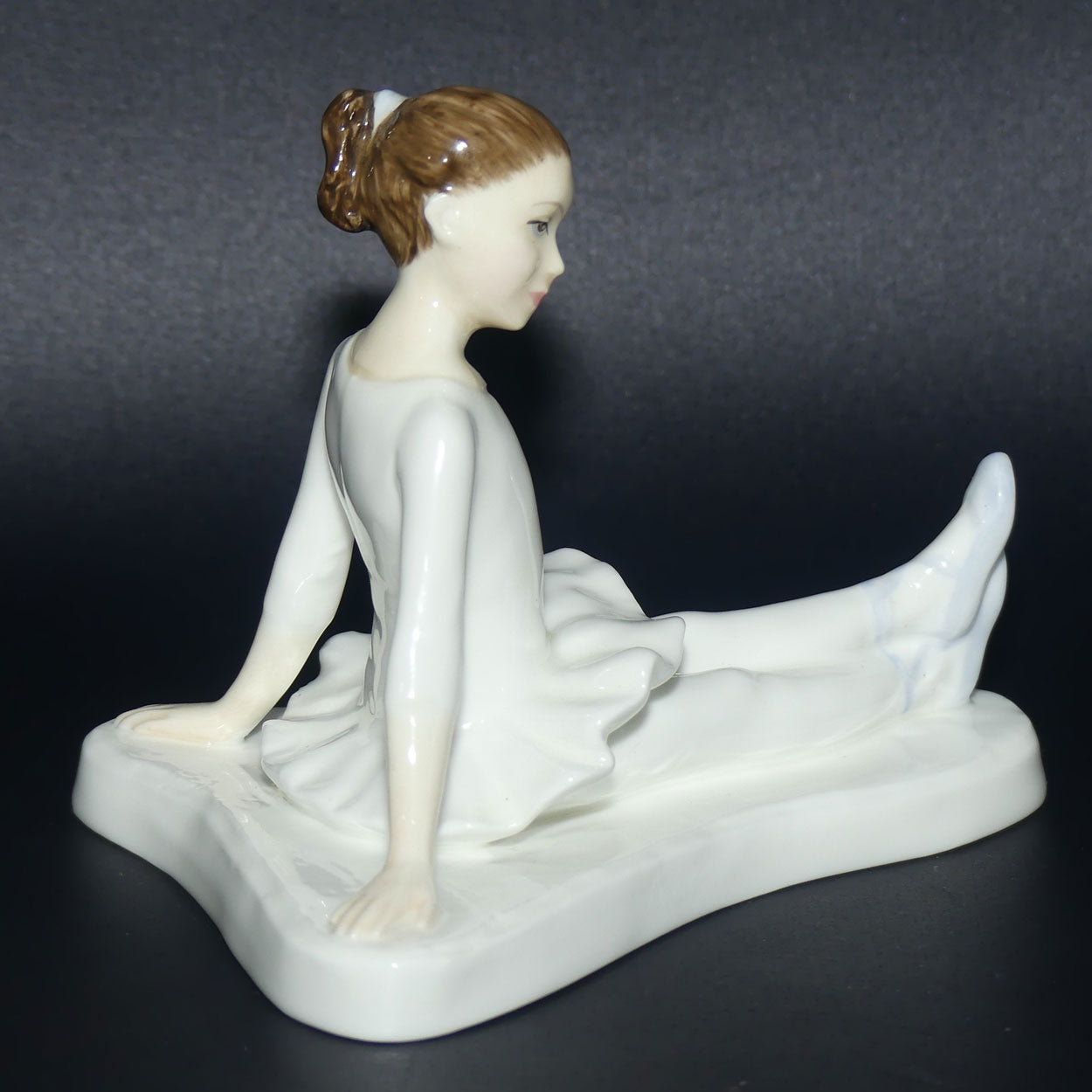 HN3951 Royal Doulton figure Stage Struck | Blue