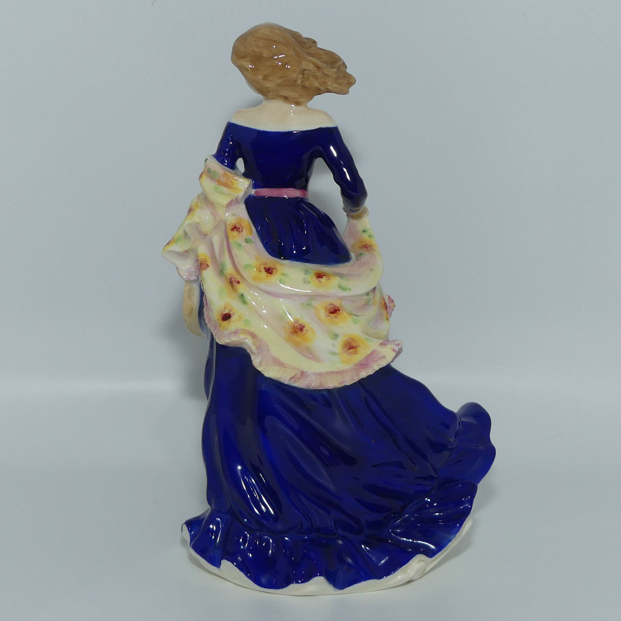 HN3954 Royal Doulton figure Moonlight Stroll