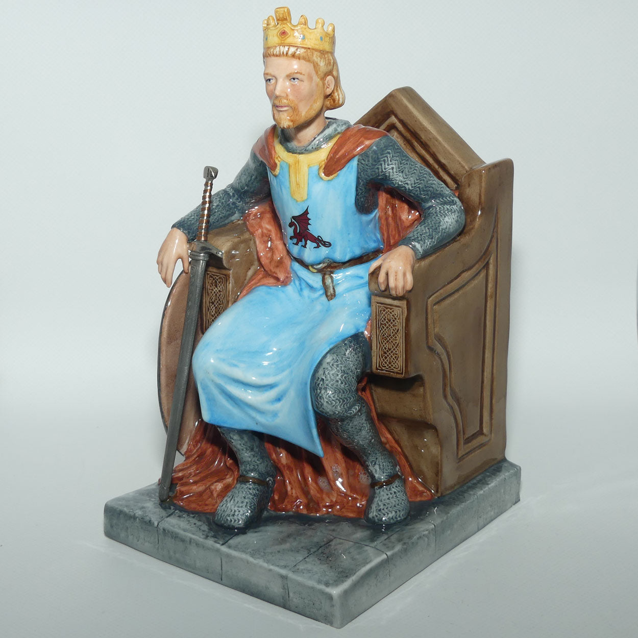 HN4541 Royal Doulton figure King Arthur | LE 55/950 | + Certificate