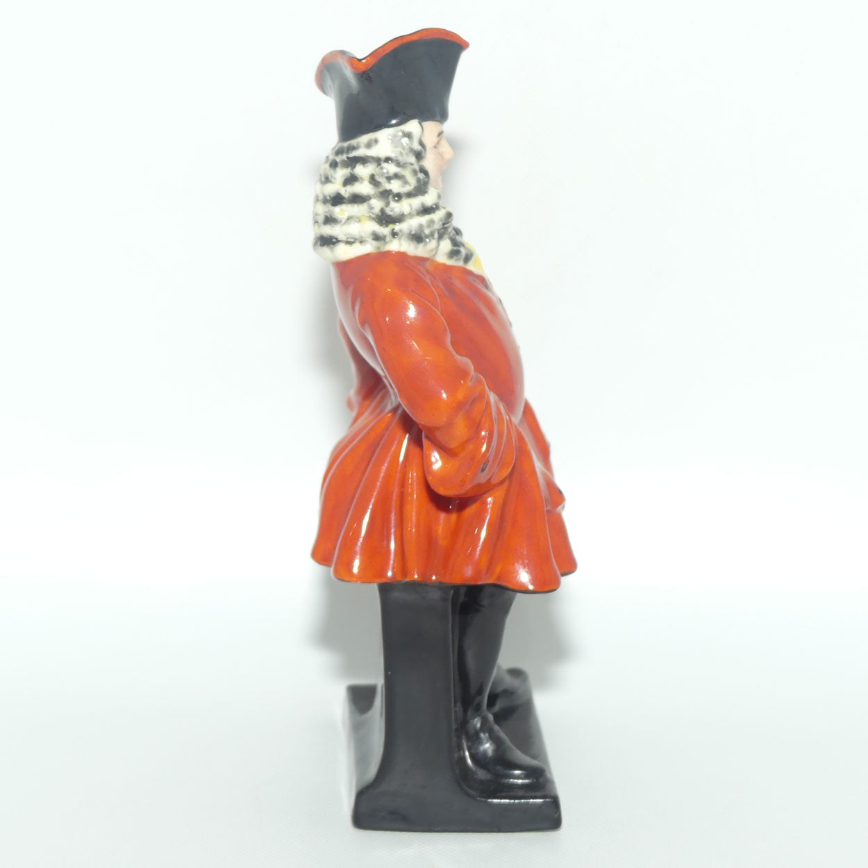 HN0464 Royal Doulton figure Captain MacHeath | Beggars Opera | Potted by Doulton and Co