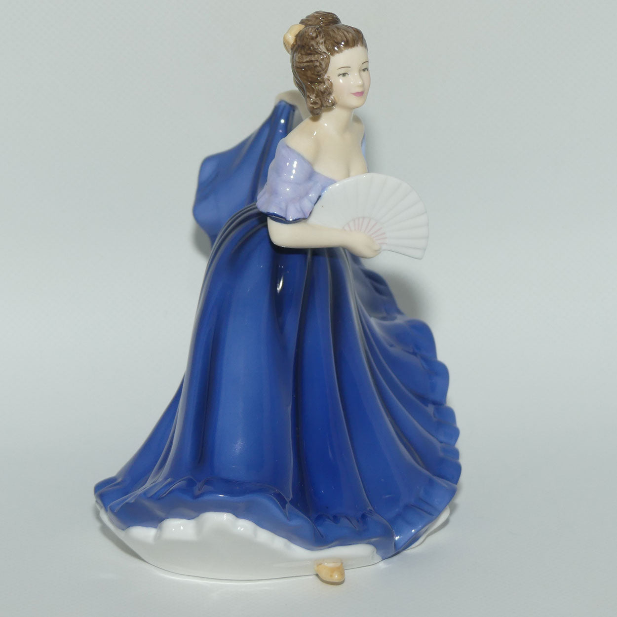 HN4718 Royal Doulton figure Elaine | Blue | signed | boxed