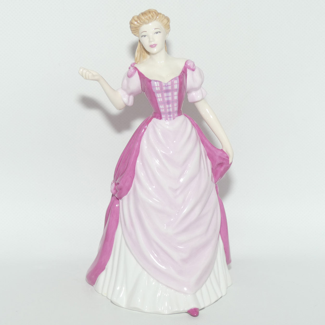 HN4743 Royal Doulton figure Highland Belle | Boxed + Cert