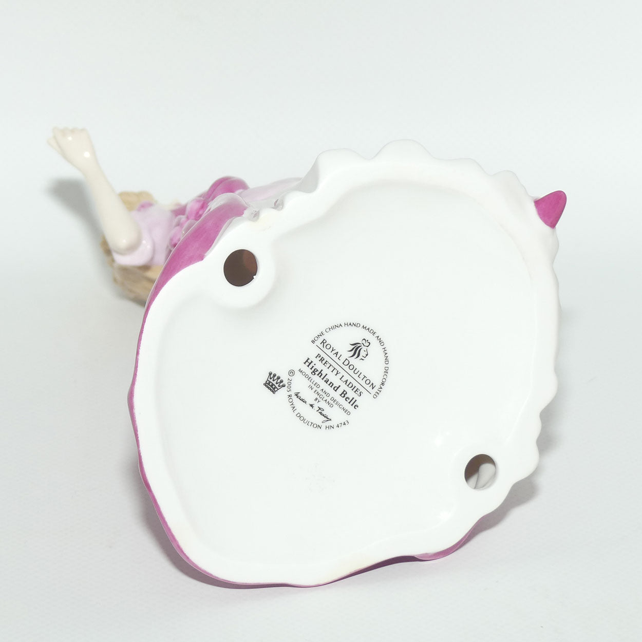 HN4743 Royal Doulton figure Highland Belle | Boxed + Cert