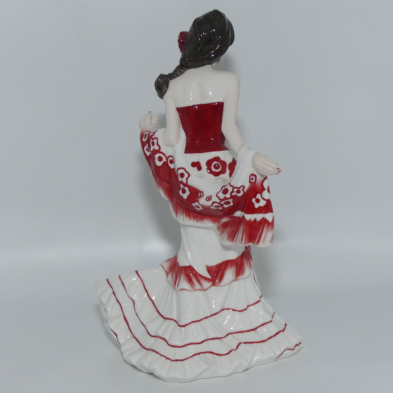 HN4762 Royal Doulton figure Courtney | Chic Trends Collection