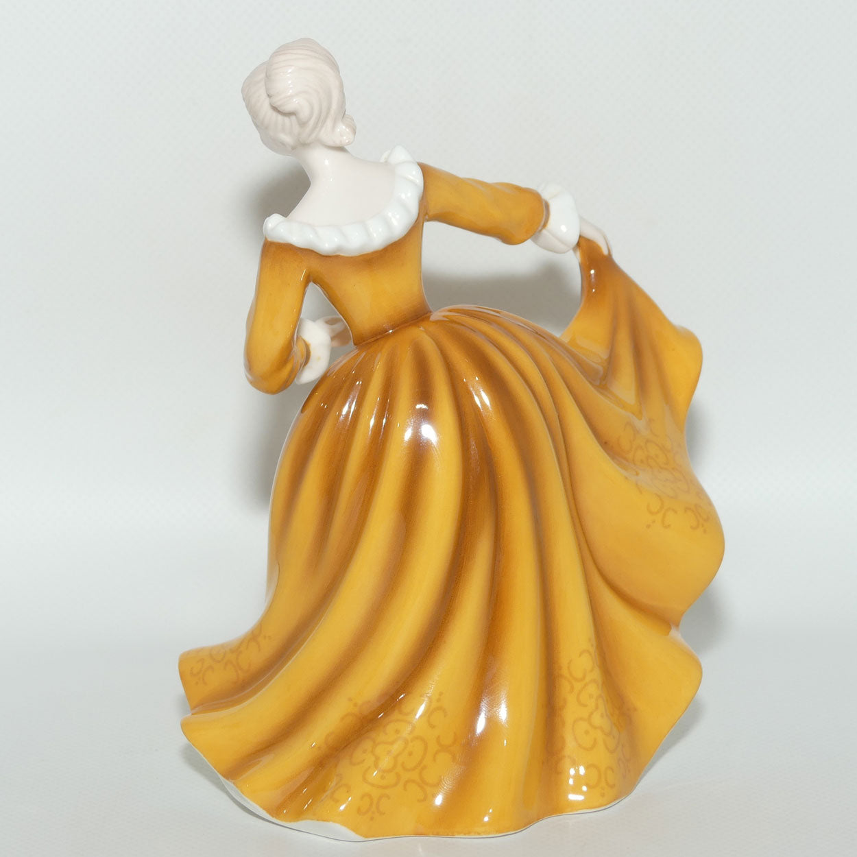 HN4783 Royal Doulton figure Kirsty | Best of the Classics | boxed + Cert