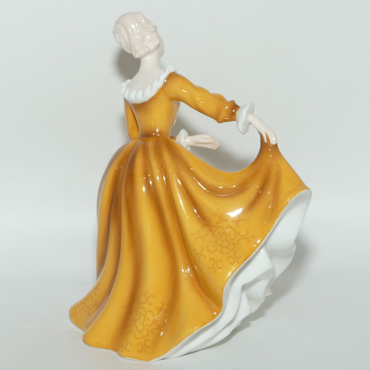 HN4783 Royal Doulton figure Kirsty | Best of the Classics | boxed + Cert