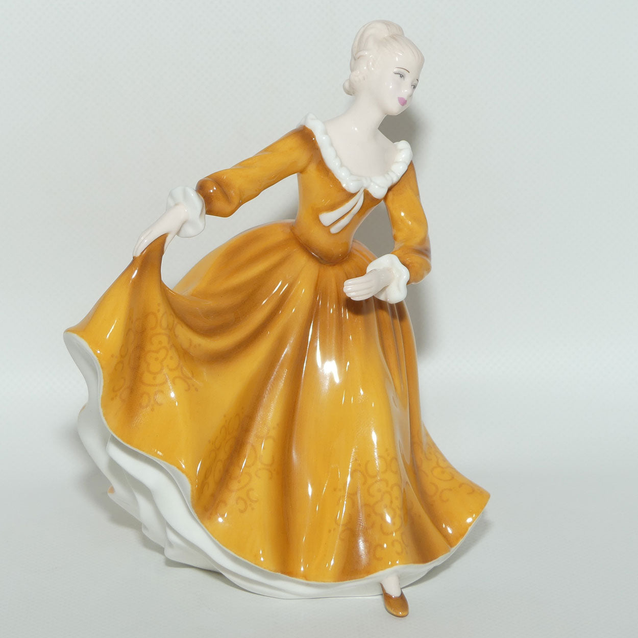 HN4783 Royal Doulton figure Kirsty | Best of the Classics | boxed + Cert