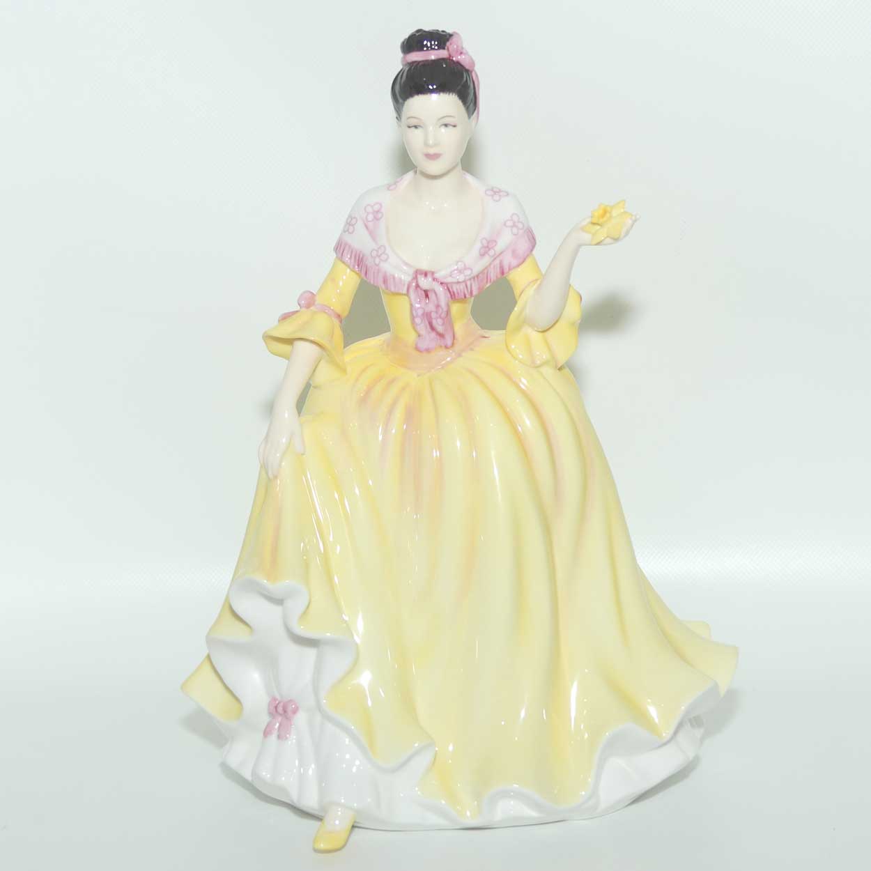 HN5032 Royal Doulton figure Welsh Beauty | box + Cert