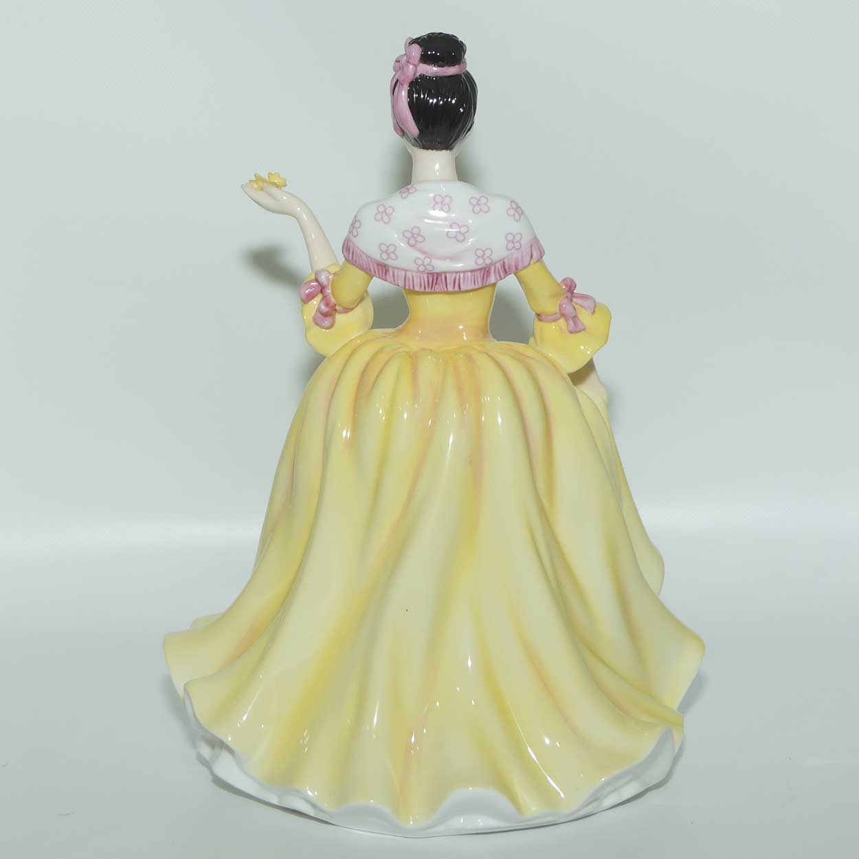 HN5032 Royal Doulton figure Welsh Beauty | box + Cert