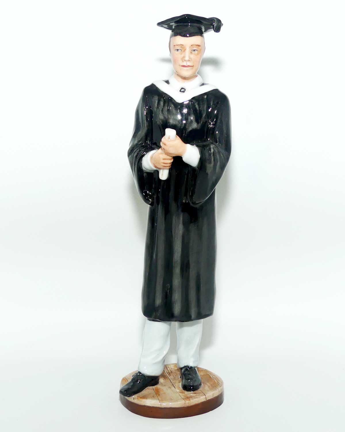 HN5038 Royal Doulton figure Graduation | Male | Prestige | #3