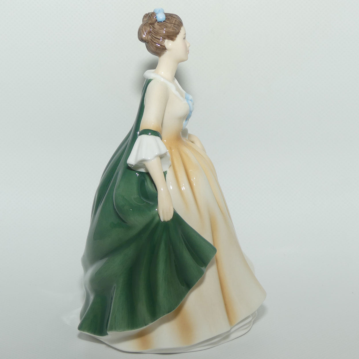 HN5092 Royal Doulton figure Elegance | boxed