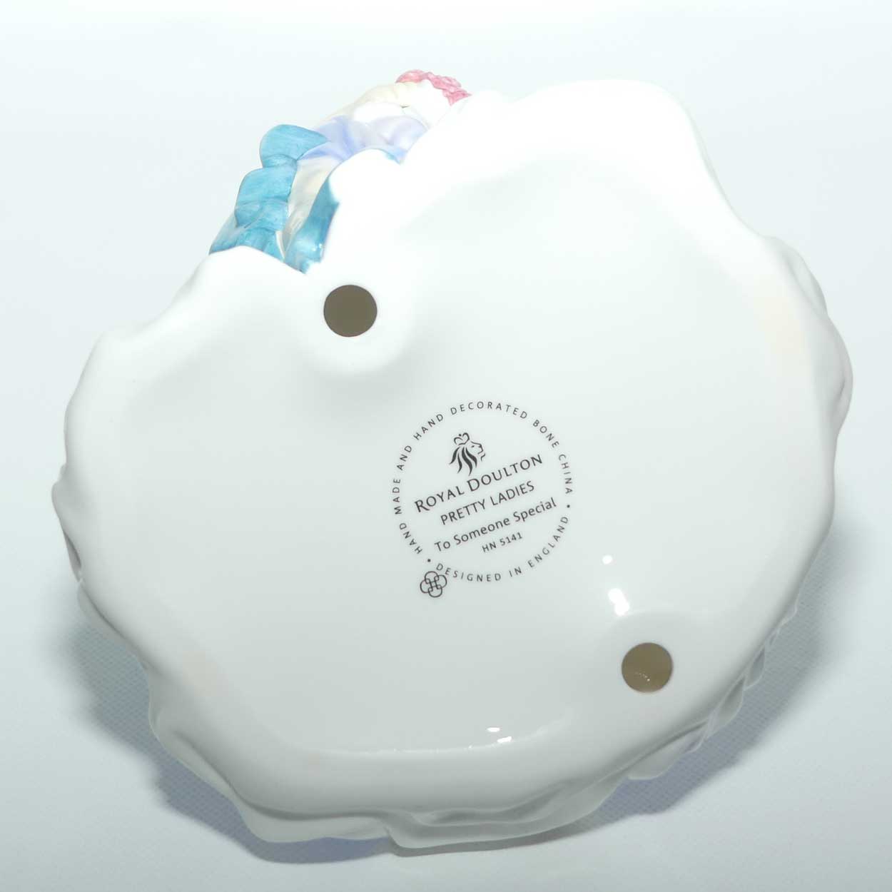 HN5141 Royal Doulton figure To Someone Special | box + Cert