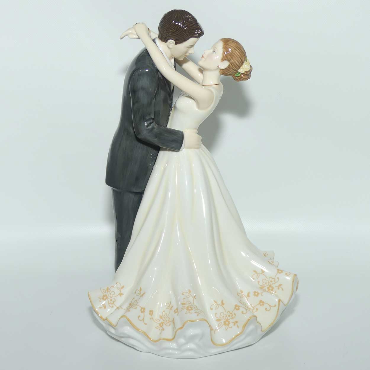 HN5647 Royal Doulton figure Forever | Occasions | box + Cert