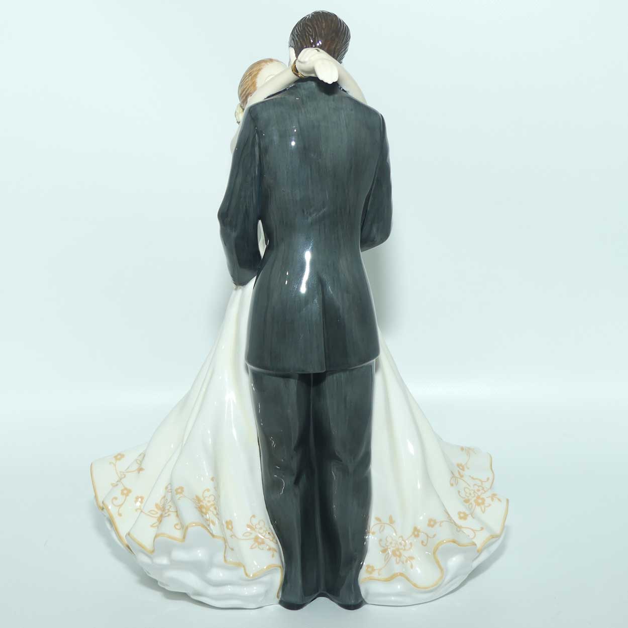 HN5647 Royal Doulton figure Forever | Occasions | box + Cert