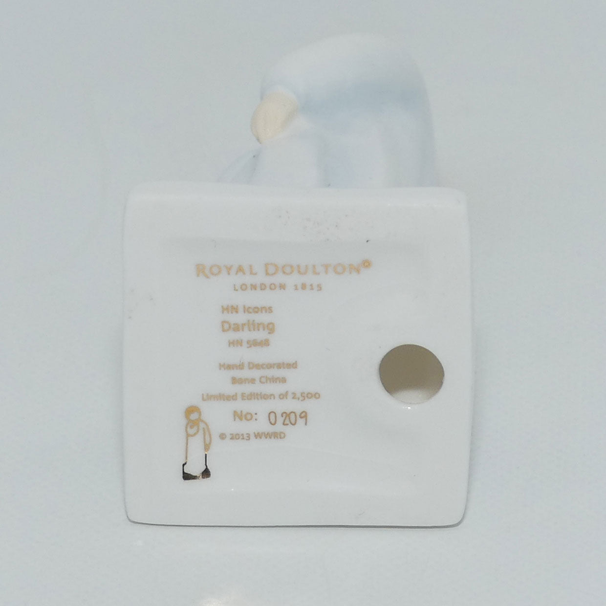 hn5648-royal-doulton-figure-darling-hn-icons-no-box