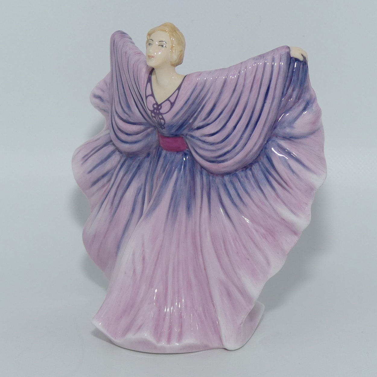 hn5655-royal-doulton-figure-isadora-hn-icons