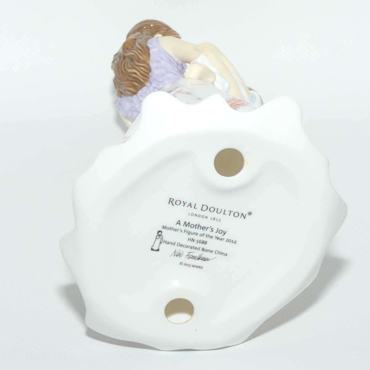 HN5688 Royal Doulton figure A Mother's Joy | Mother's Figure of the Year 2014 | cert + boxed