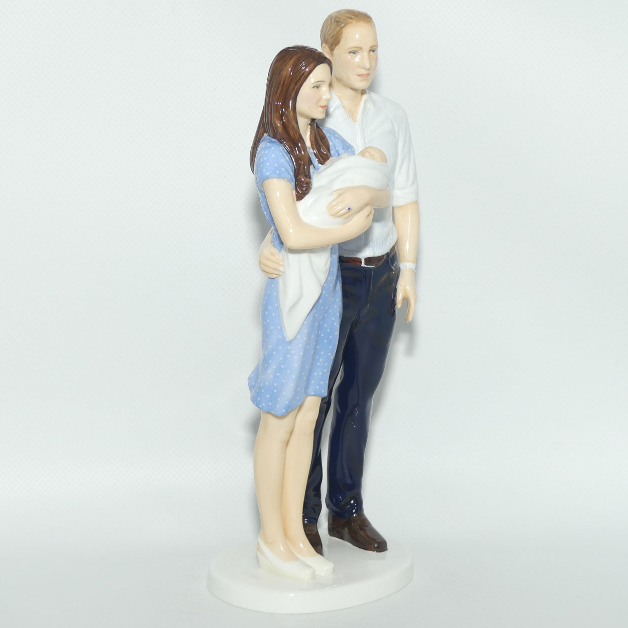 HN5716 Royal Doulton figure Prince George | A Royal Birth | LE 3028/4000 | Box + Cert 