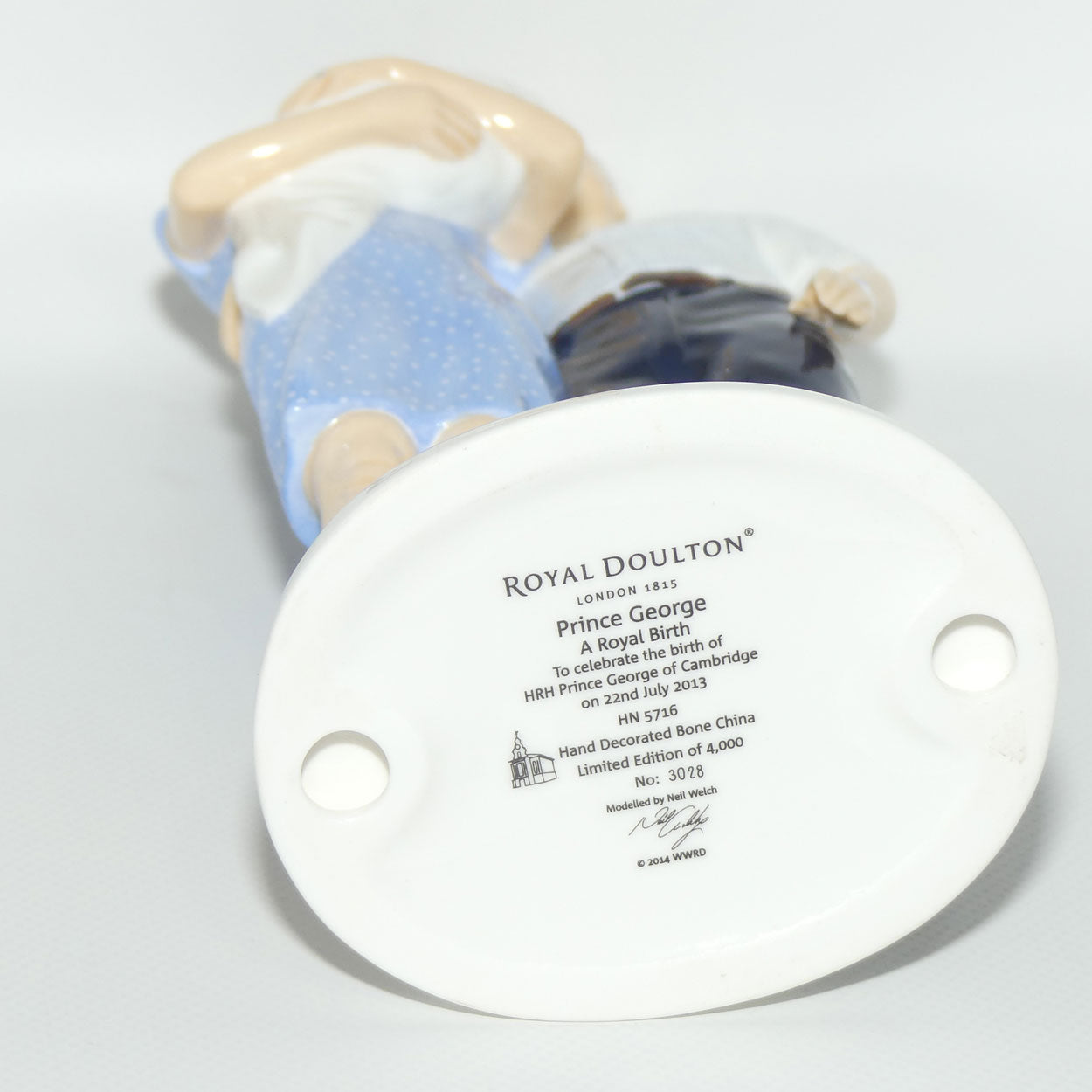 HN5716 Royal Doulton figure Prince George | A Royal Birth | LE 3028/4000 | Box + Cert 
