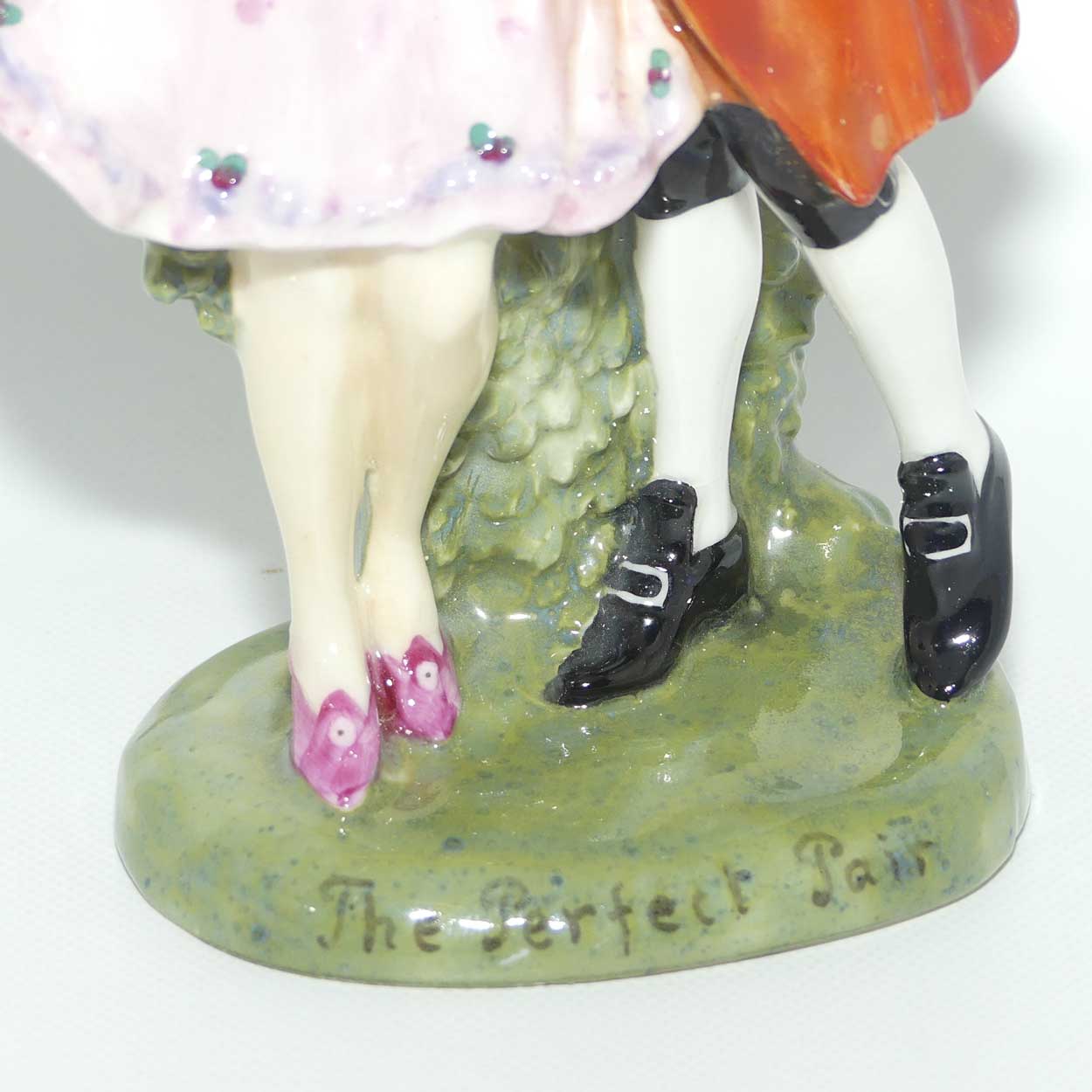 HN581 Royal Doulton figure The Perfect Pair