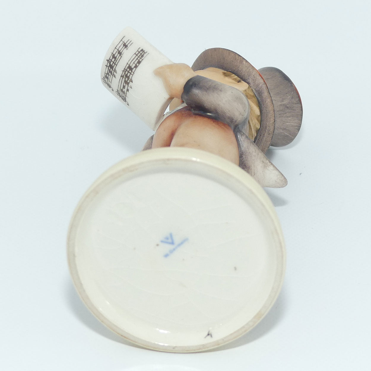 HUM131 MI Hummel figure Street Singer | TMK3