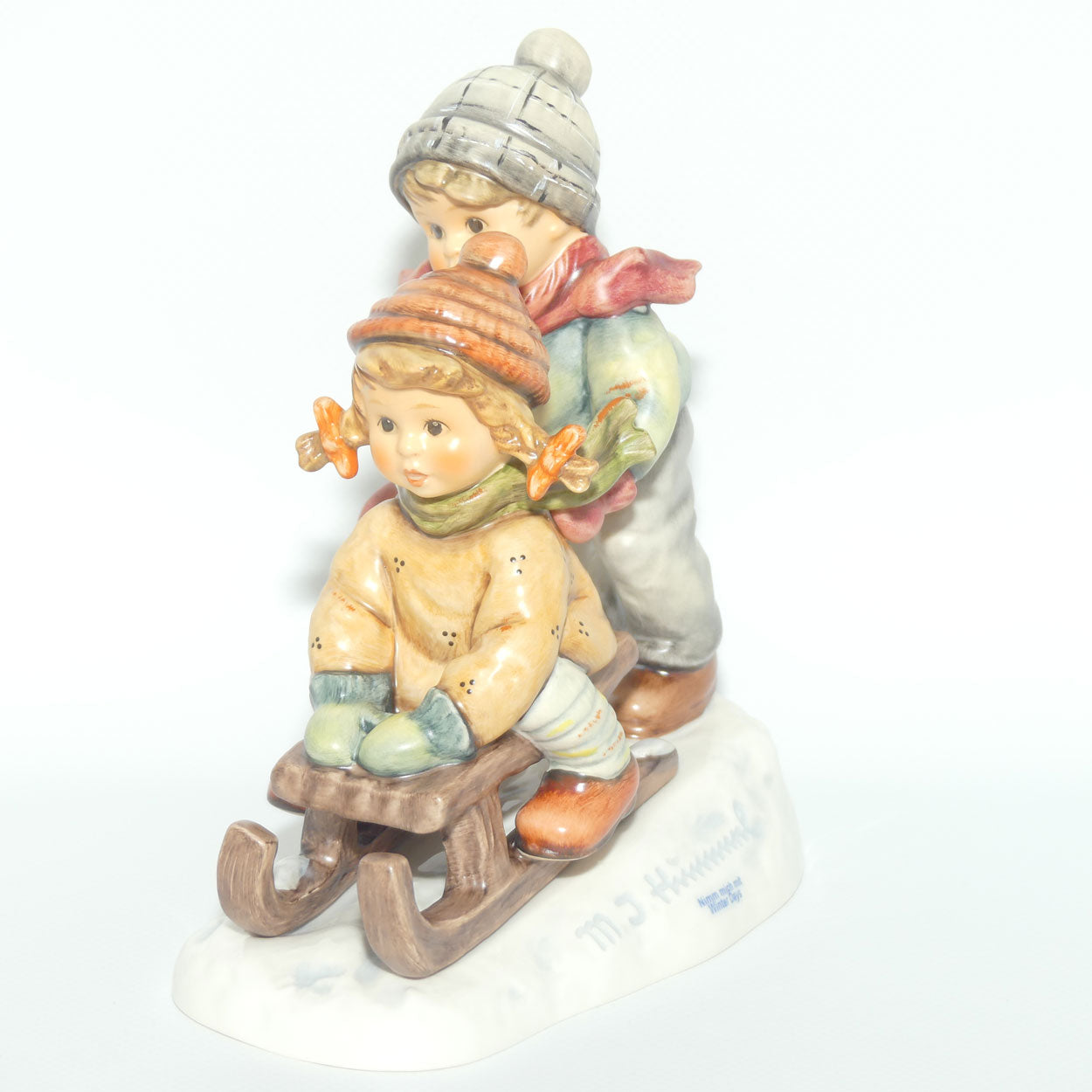 HUM2072  MI Hummel figure Winter Days | TMK8 | First Issue 2004 | boxed