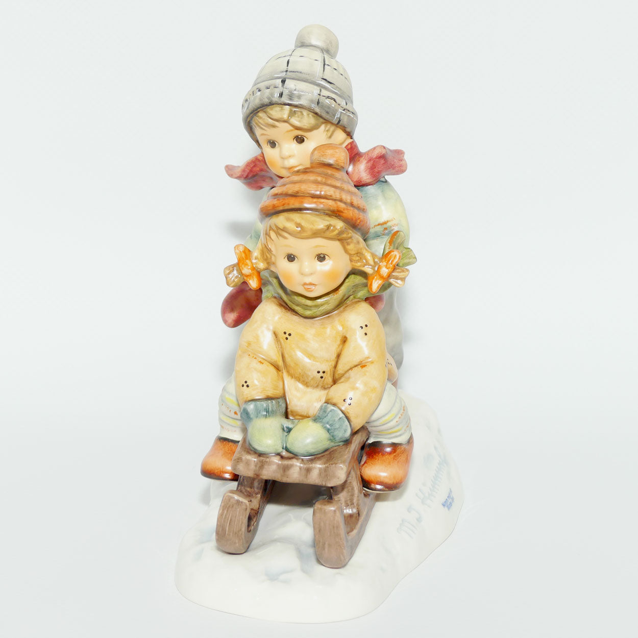 HUM2072  MI Hummel figure Winter Days | TMK8 | First Issue 2004 | boxed