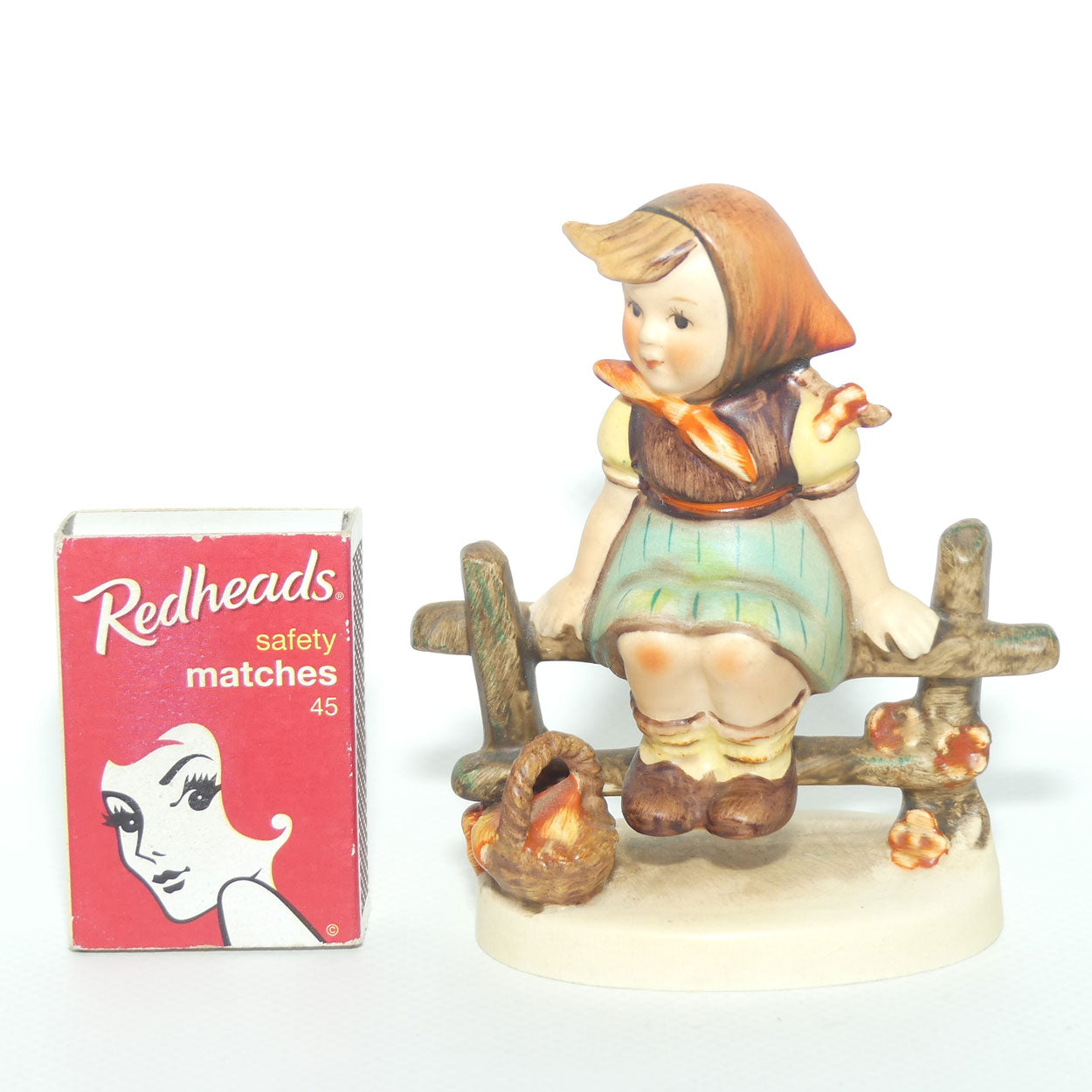 HUM0112/3/0 MI Hummel figure Just Resting | TMK4