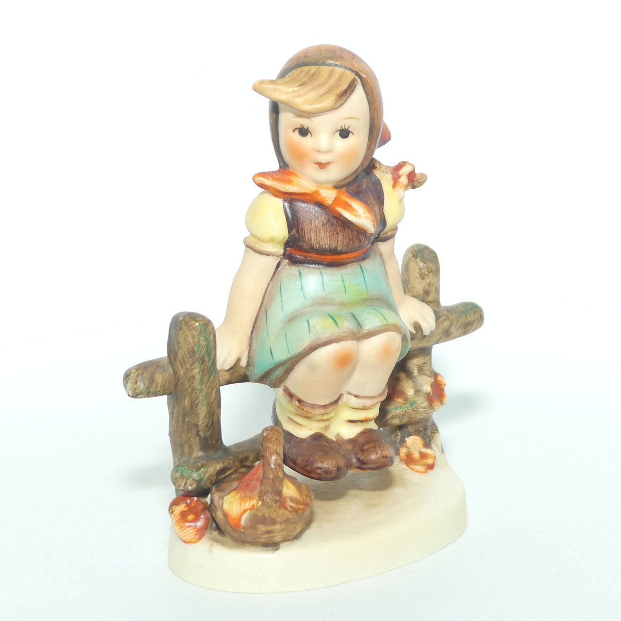HUM0112/3/0 MI Hummel figure Just Resting | TMK4