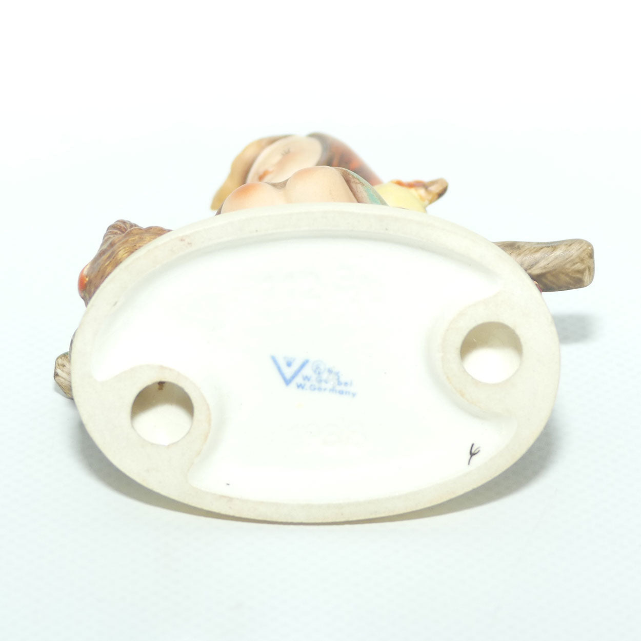 HUM0112/3/0 MI Hummel figure Just Resting | TMK4