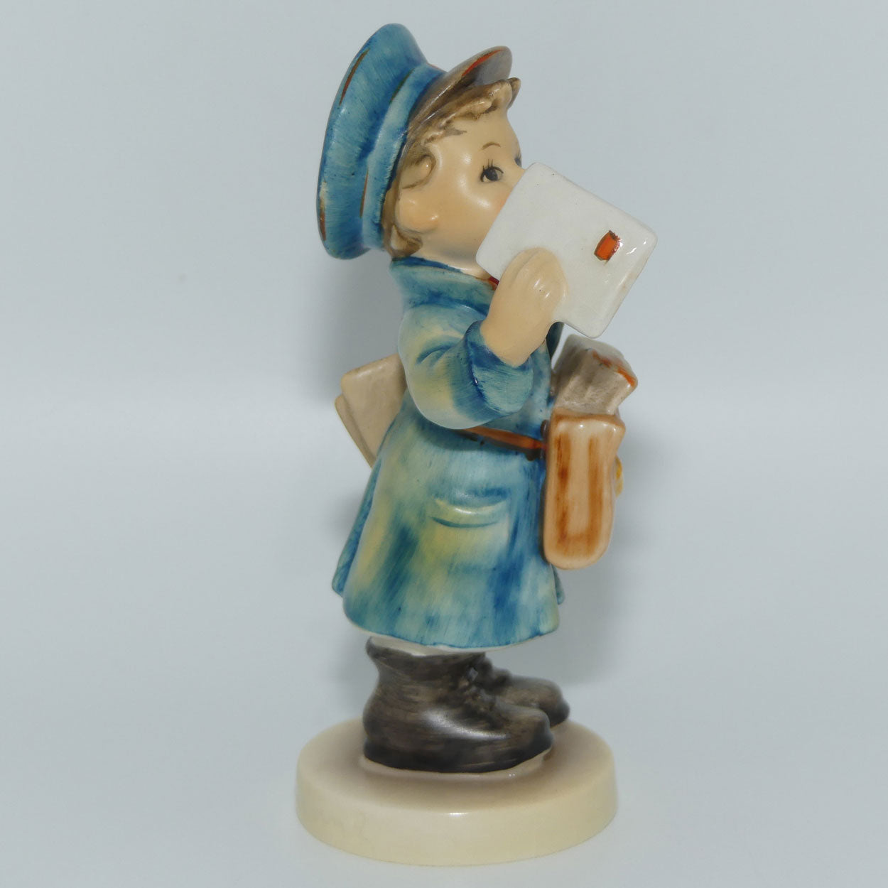 HUM0119 MI Hummel figure Postman | TMK3