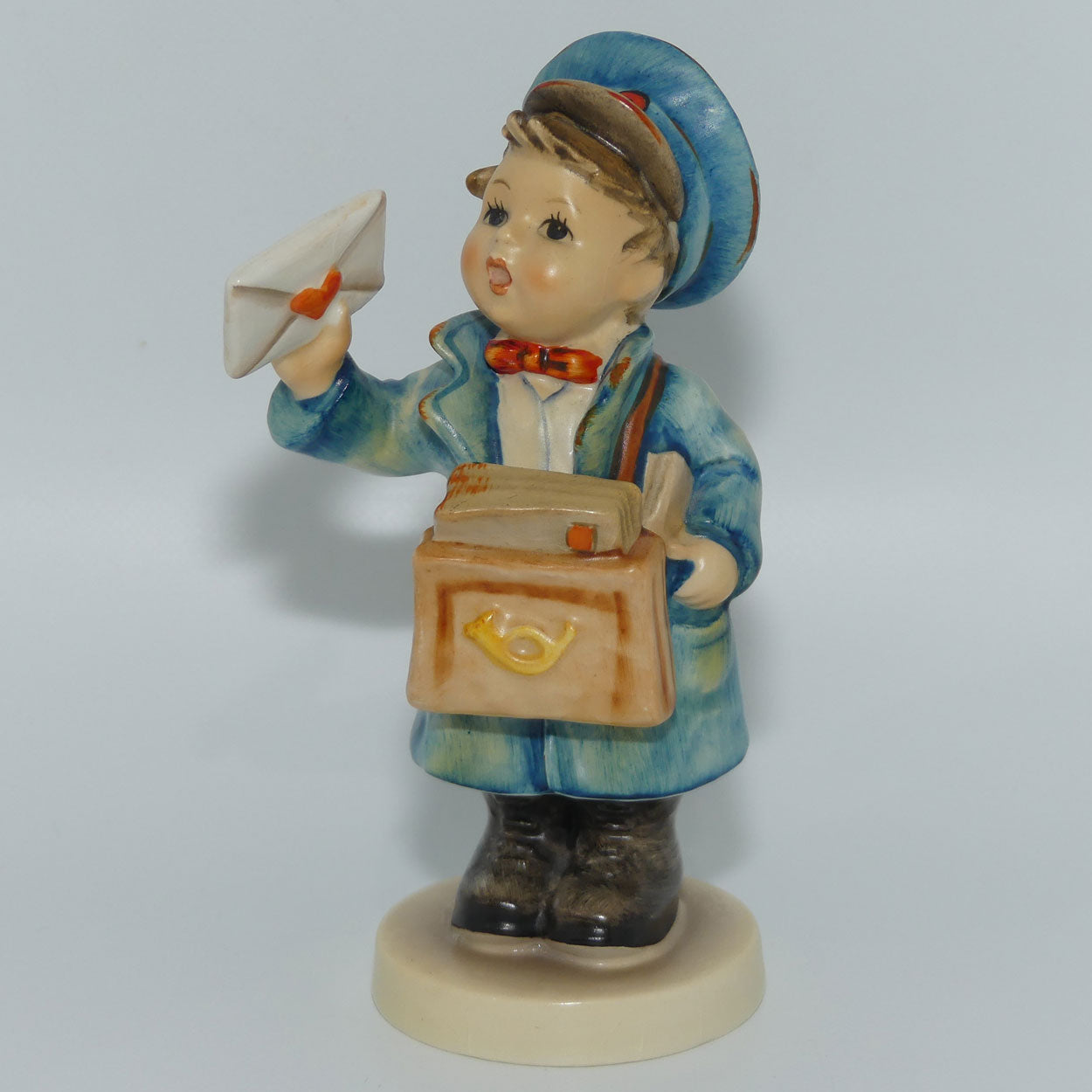 HUM0119 MI Hummel figure Postman | TMK3