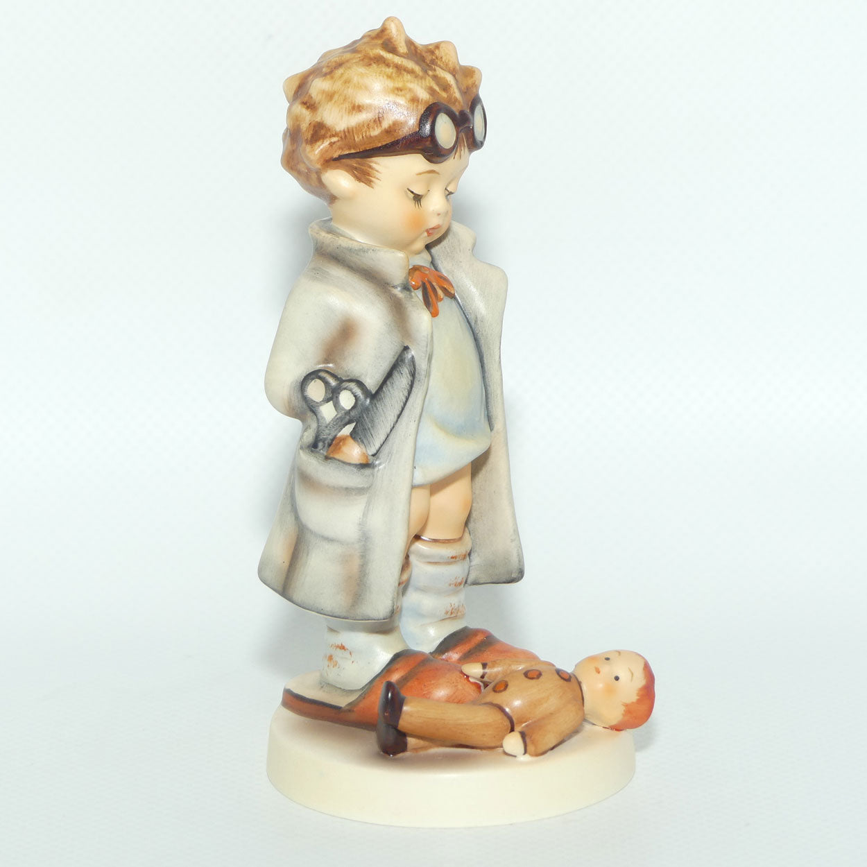 HUM0127 MI Hummel figure Doctor | TMK7 | boxed