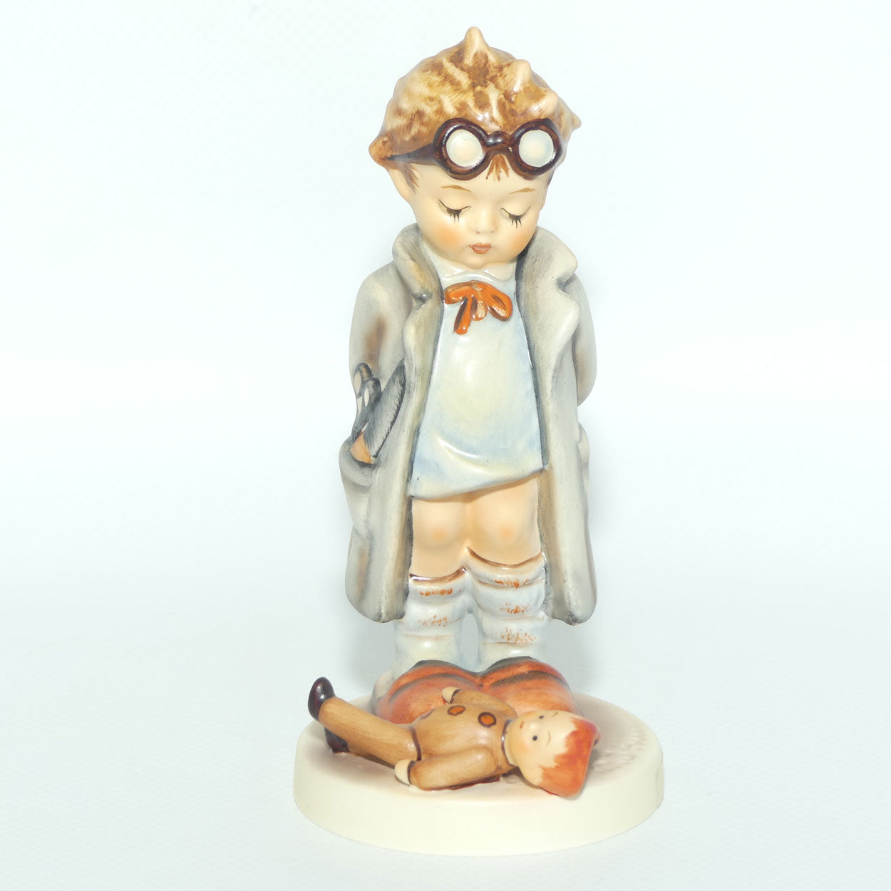 HUM0127 MI Hummel figure Doctor | TMK7 | boxed