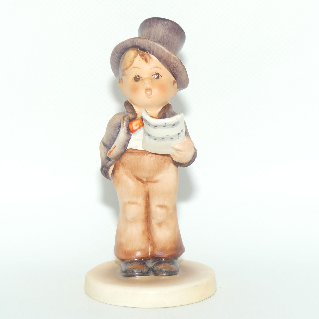 HUM0131 MI Hummel figure Street Singer | TMK1
