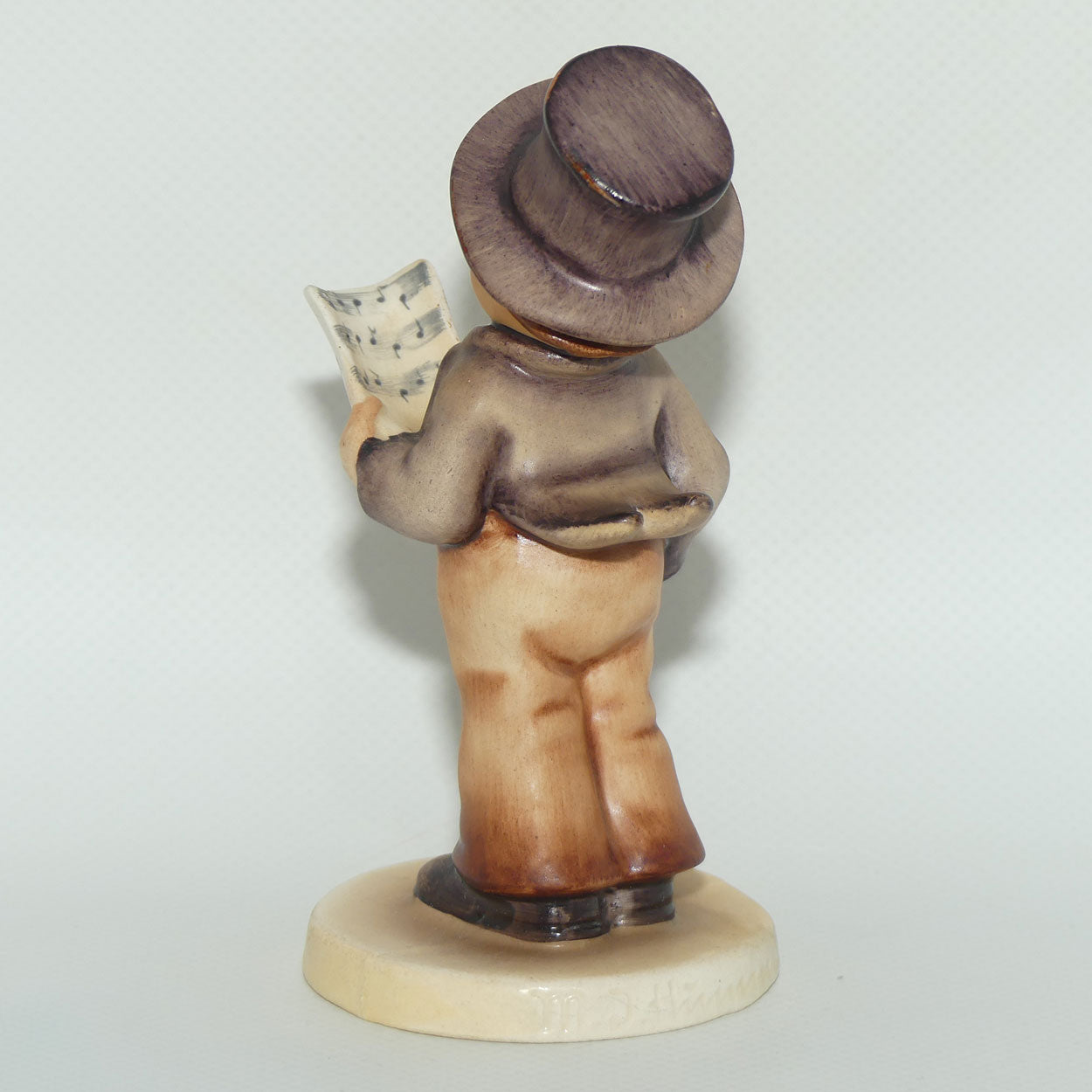 HUM0131 MI Hummel figure Street Singer | TMK1